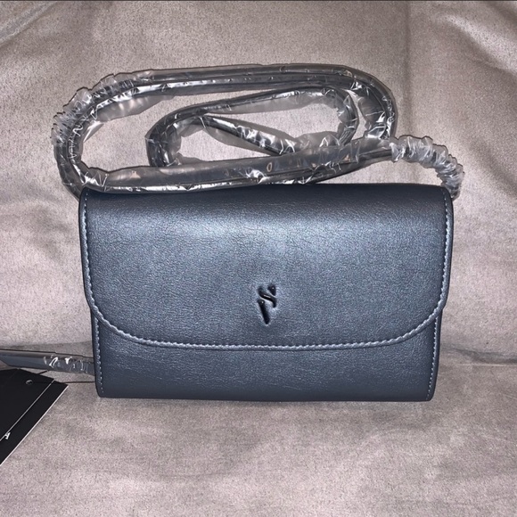 Vera Wang Handbags - Vera Wang Collection Crossbody Bag
